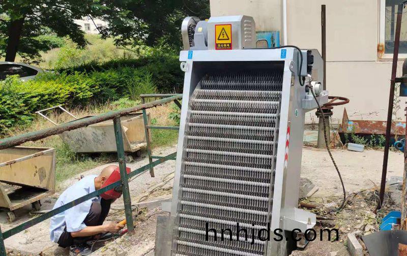 鄭(zheng)州(zhou)格柵汚水處理設備