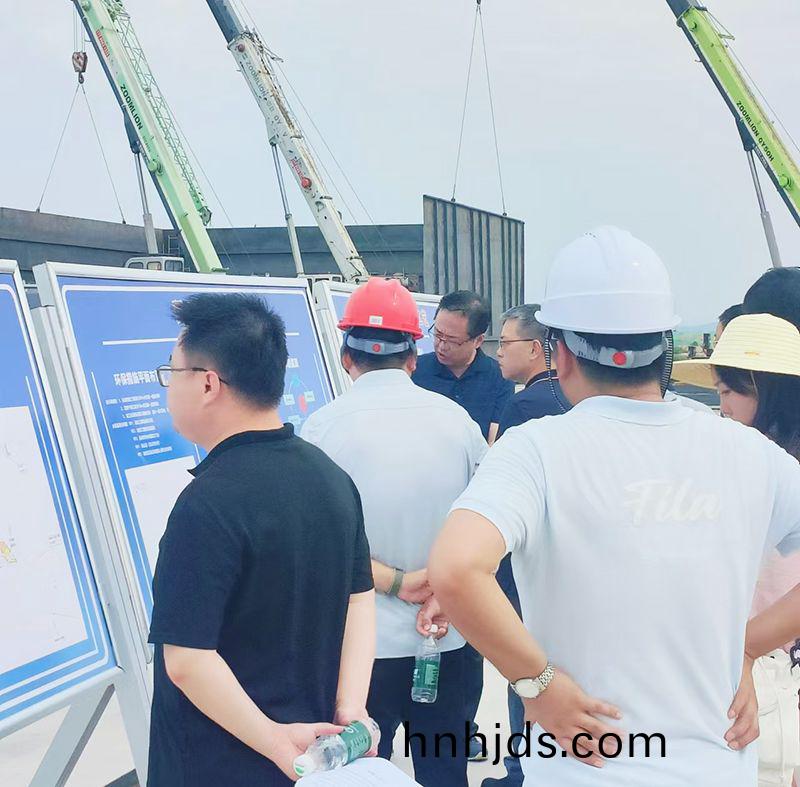 熱烈歡迎各領導視詧我司(si)承建的(de)南漪湖汚水處理項目(mu)